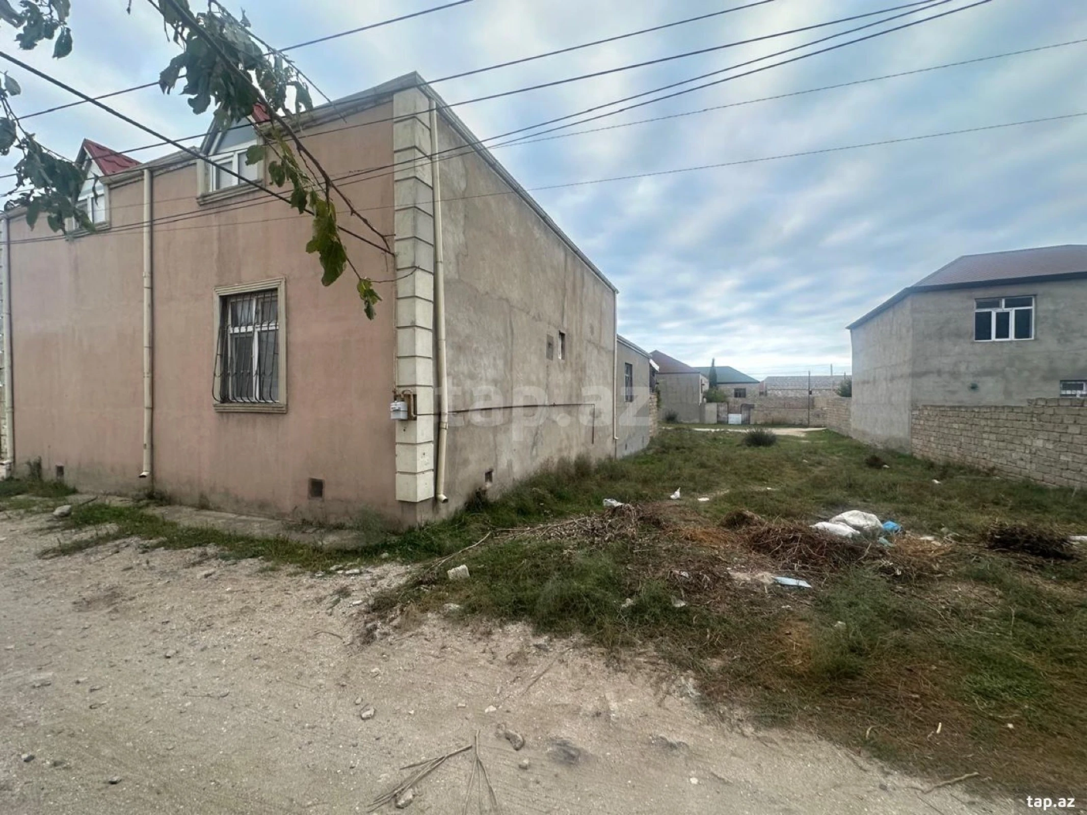 Satılır 3 otaqlı həyət evi