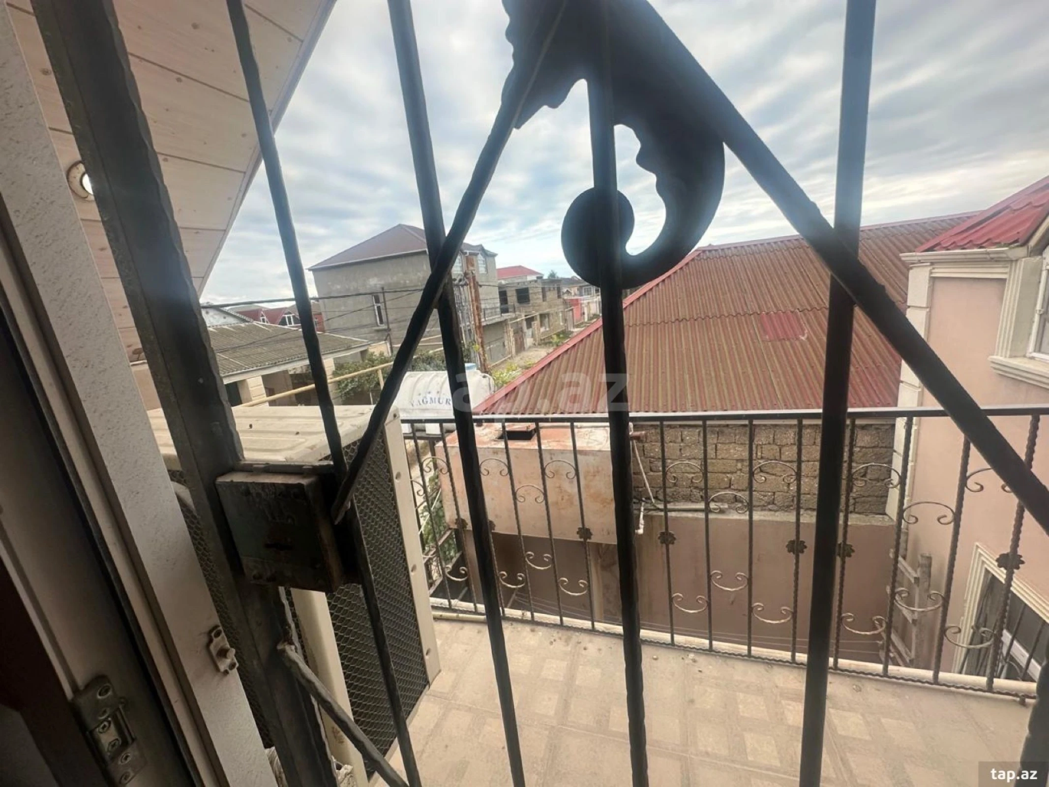 Satılır 3 otaqlı həyət evi