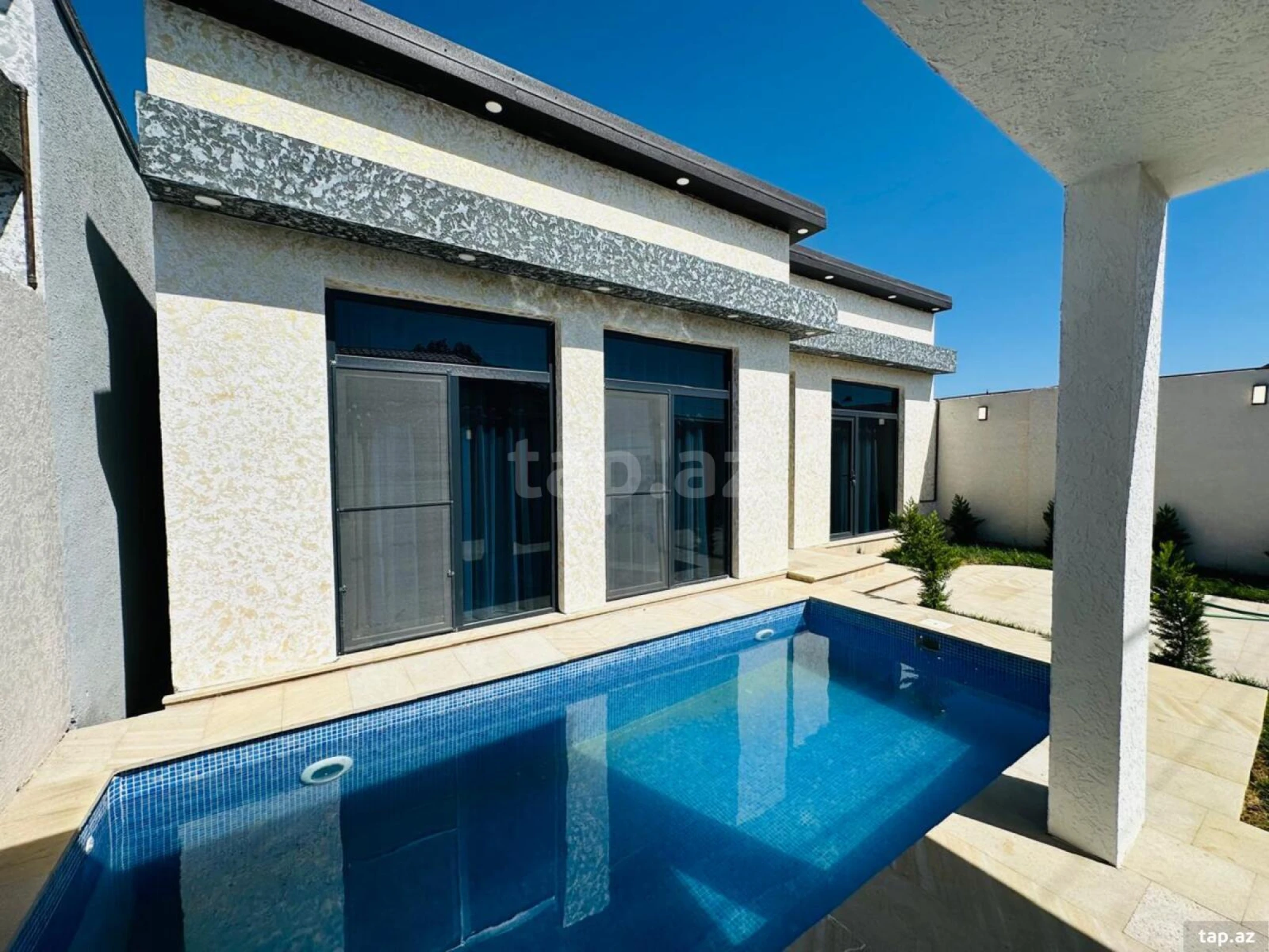 Satılır 4 otaqlı həyət evi