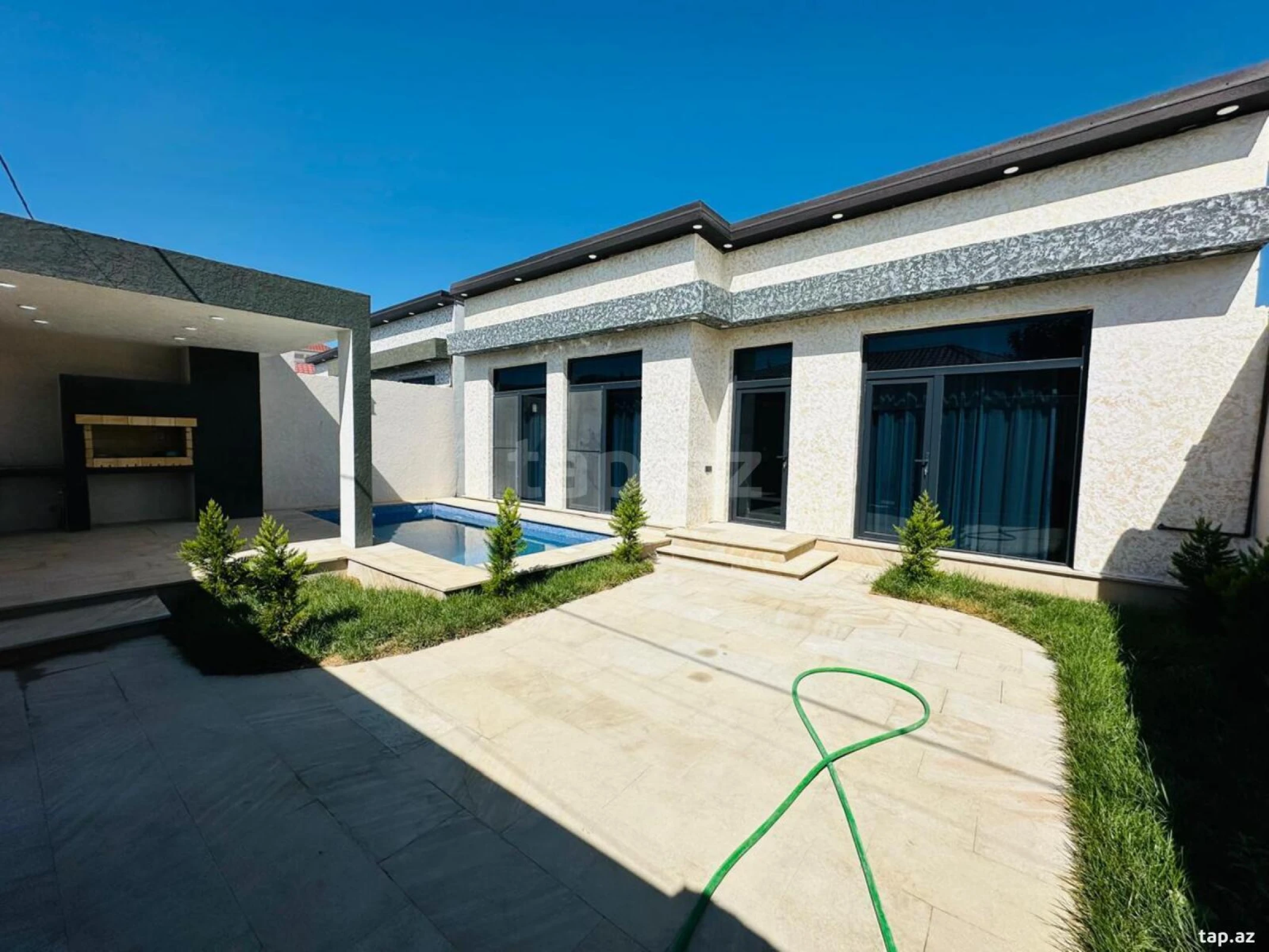 Satılır 4 otaqlı həyət evi