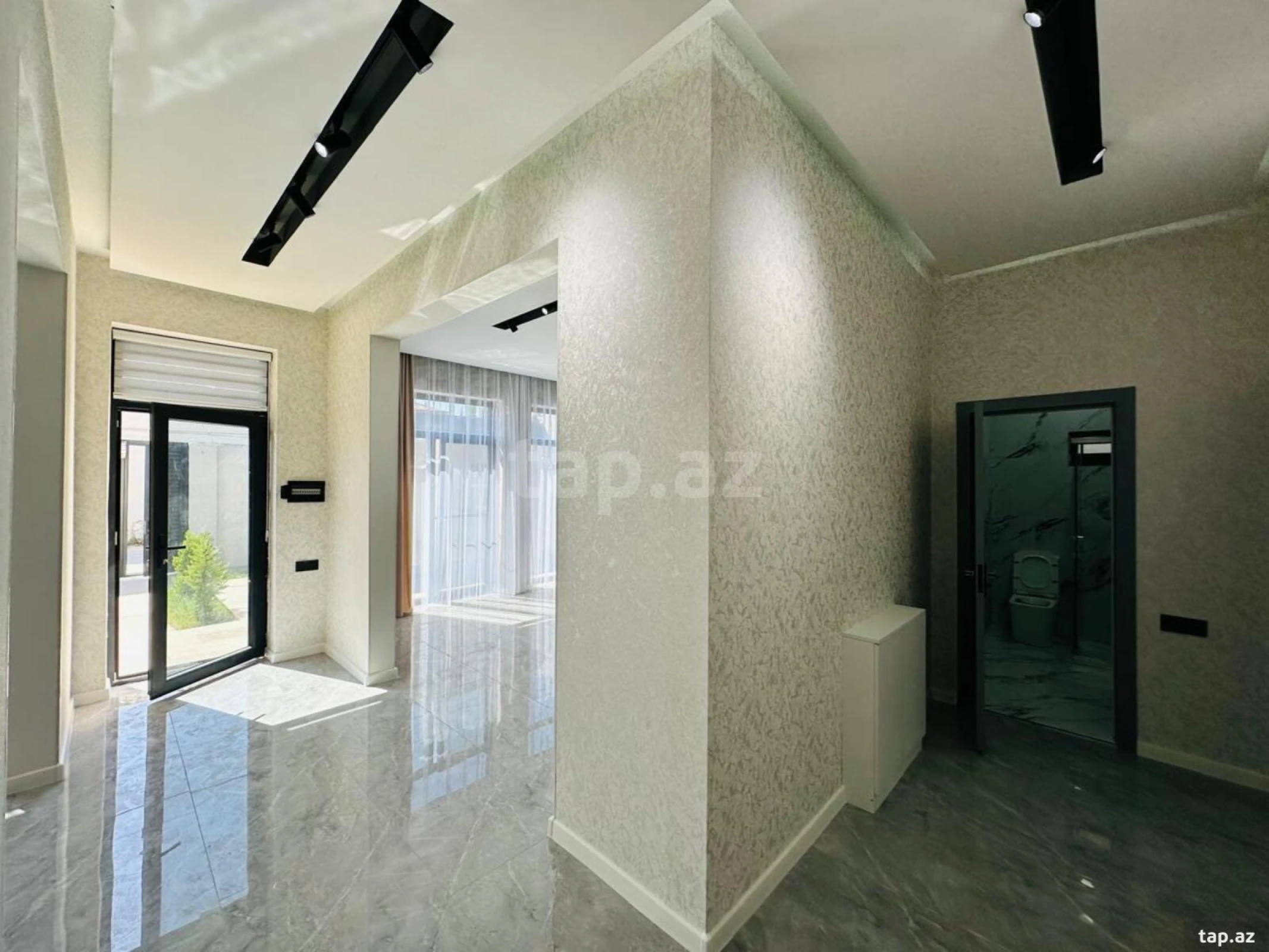 Satılır 4 otaqlı həyət evi