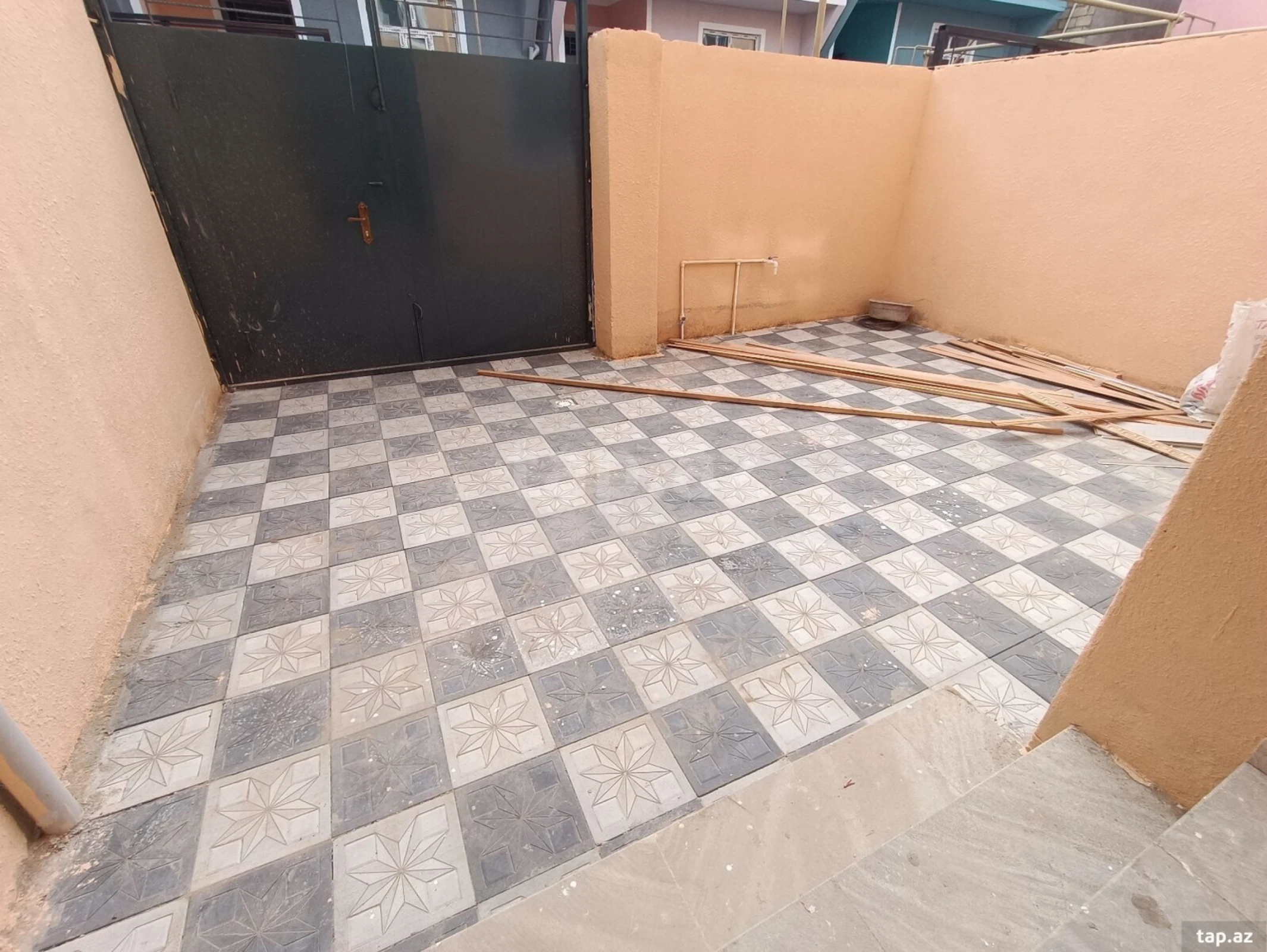 Satılır 4 otaqlı həyət evi