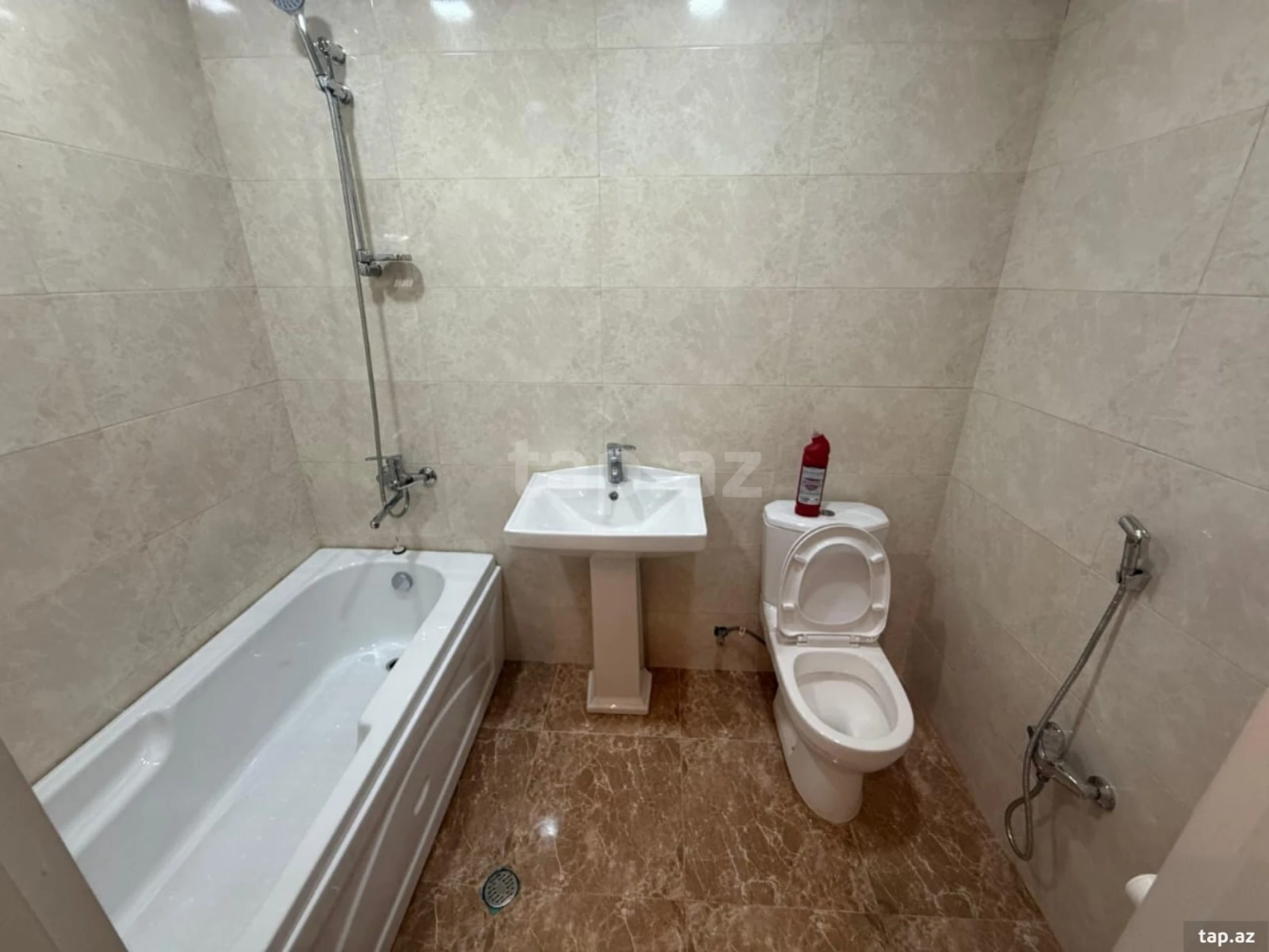 Kirayə verilir 2 otaqlı yeni tikili 60 m²