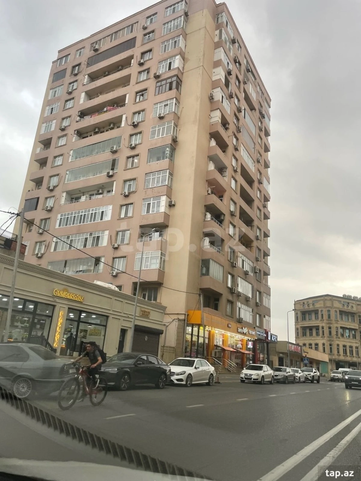 Satılır 3 otaqlı yeni tikili 90 m²