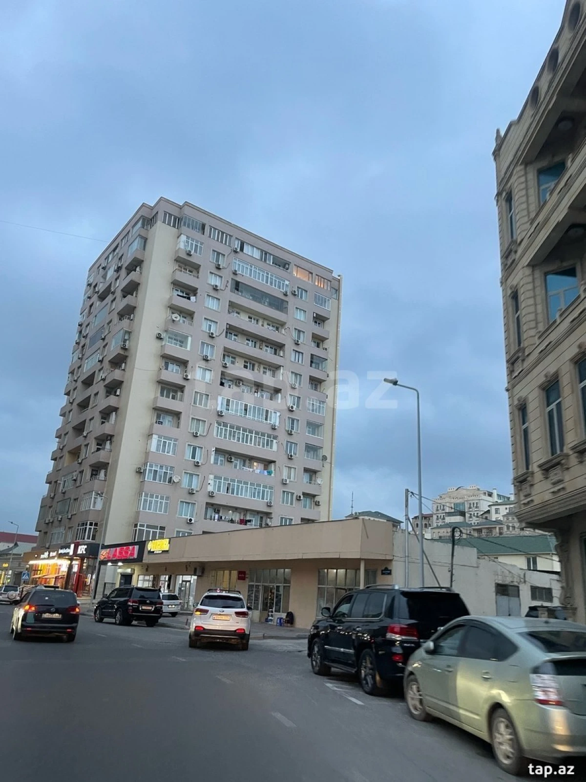 Satılır 3 otaqlı yeni tikili 90 m²