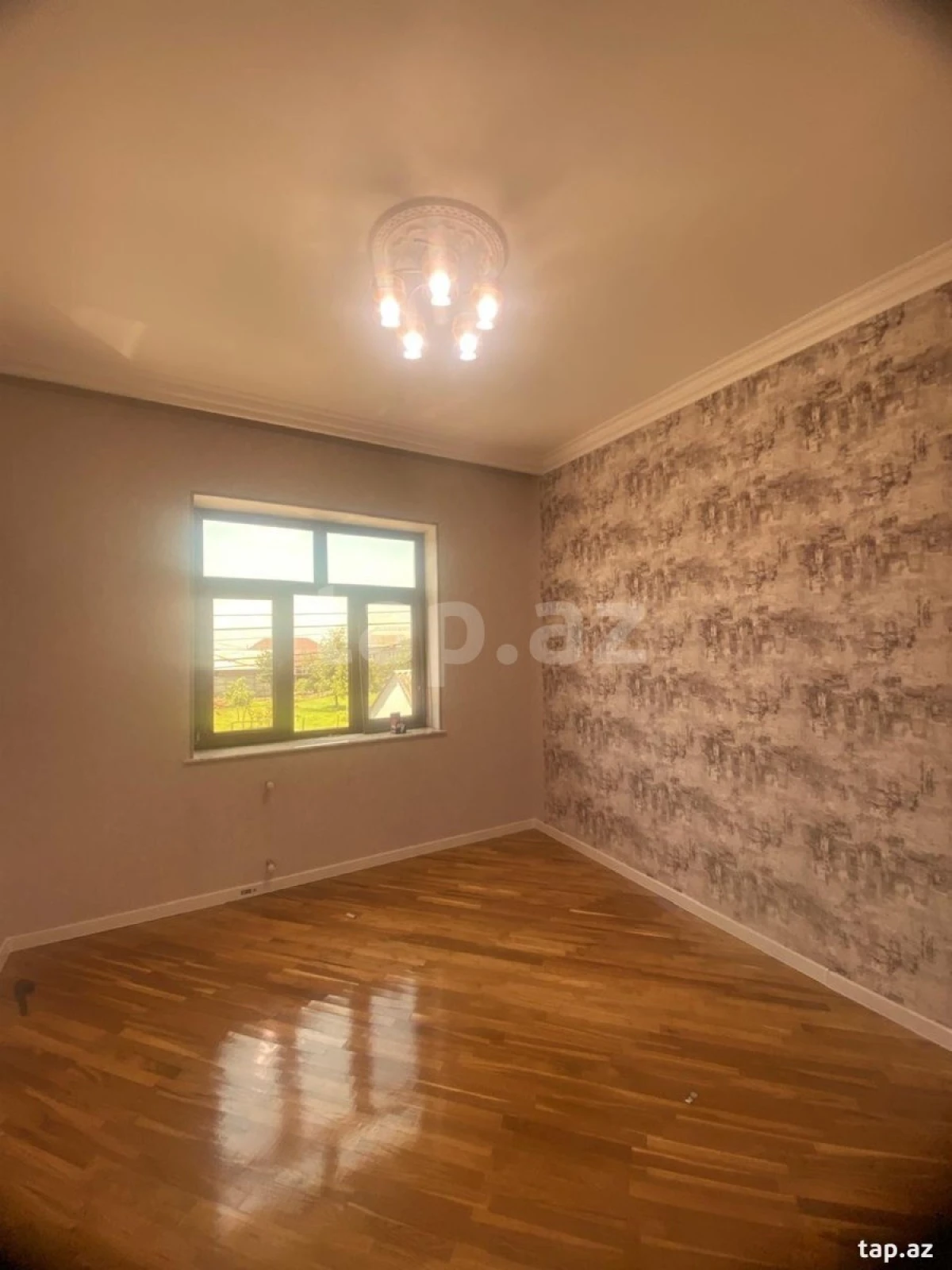 Satılır 4 otaqlı həyət evi 225 m²