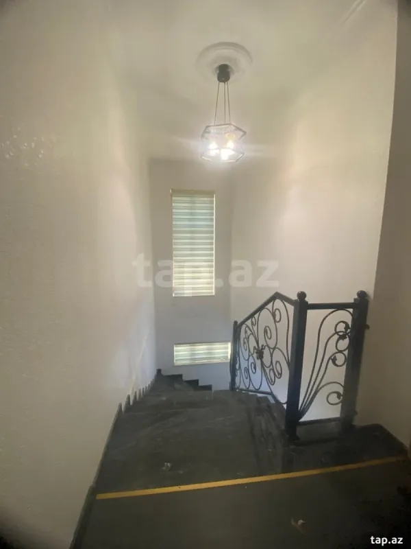 Satılır 4 otaqlı həyət evi 225 m²