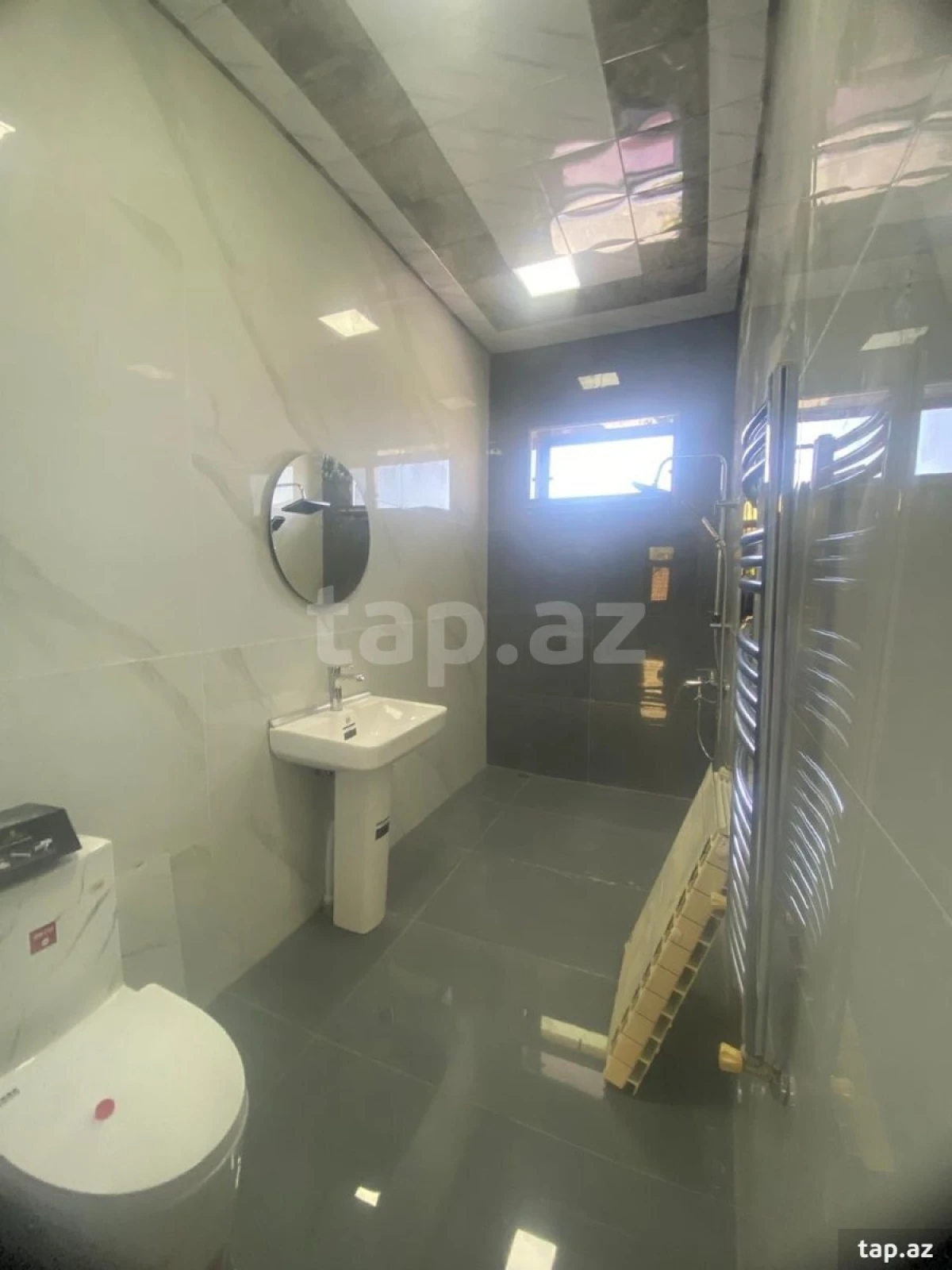 Satılır 4 otaqlı həyət evi 225 m²