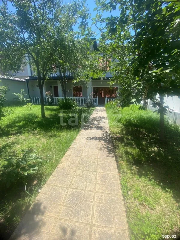 Satılır 4 otaqlı həyət evi 225 m²