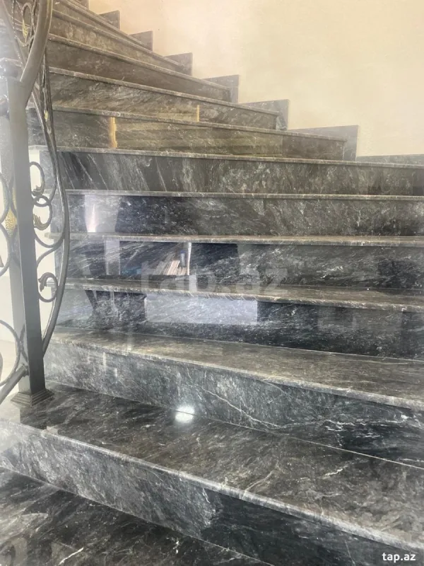 Satılır 4 otaqlı həyət evi 225 m²