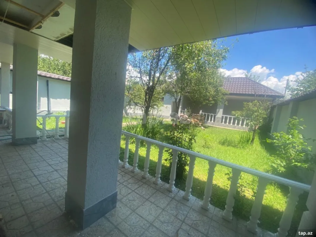 Satılır 4 otaqlı həyət evi 225 m²