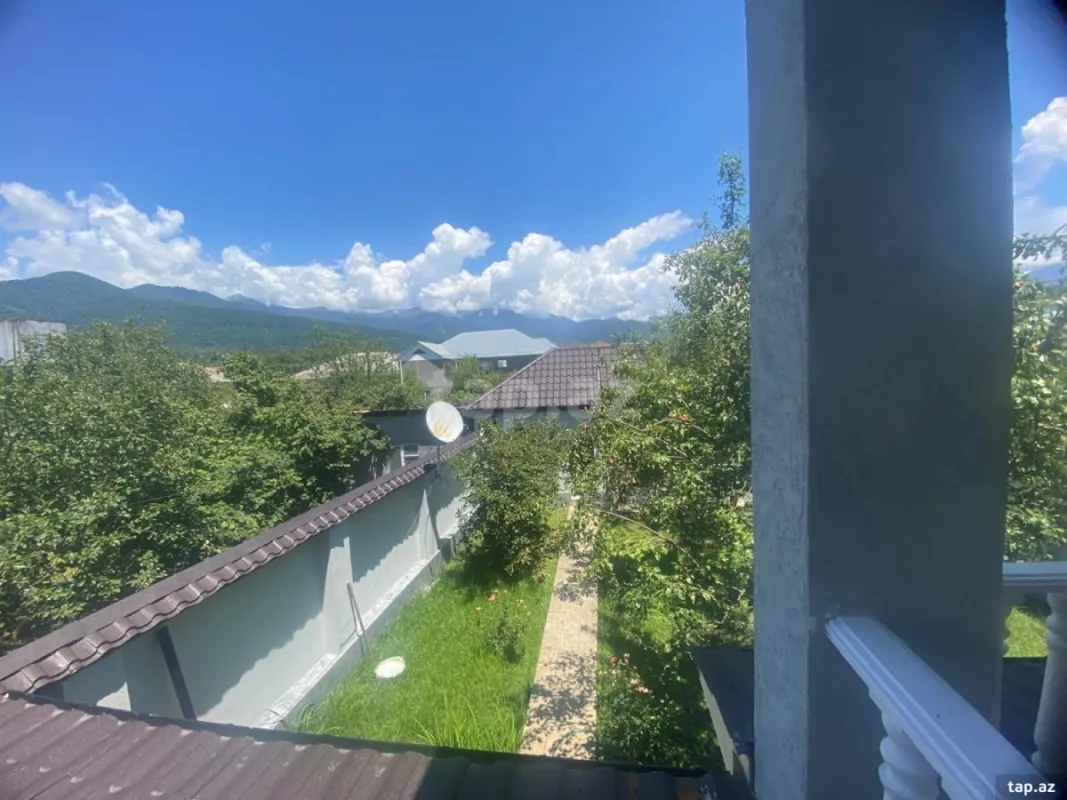 Satılır 4 otaqlı həyət evi 225 m²