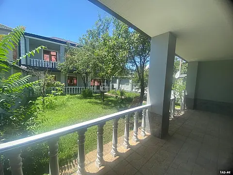 Satılır 4 otaqlı həyət evi 225 m²