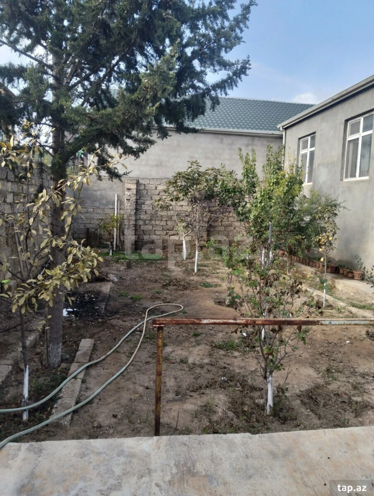 Satılır 4 otaqlı həyət evi
