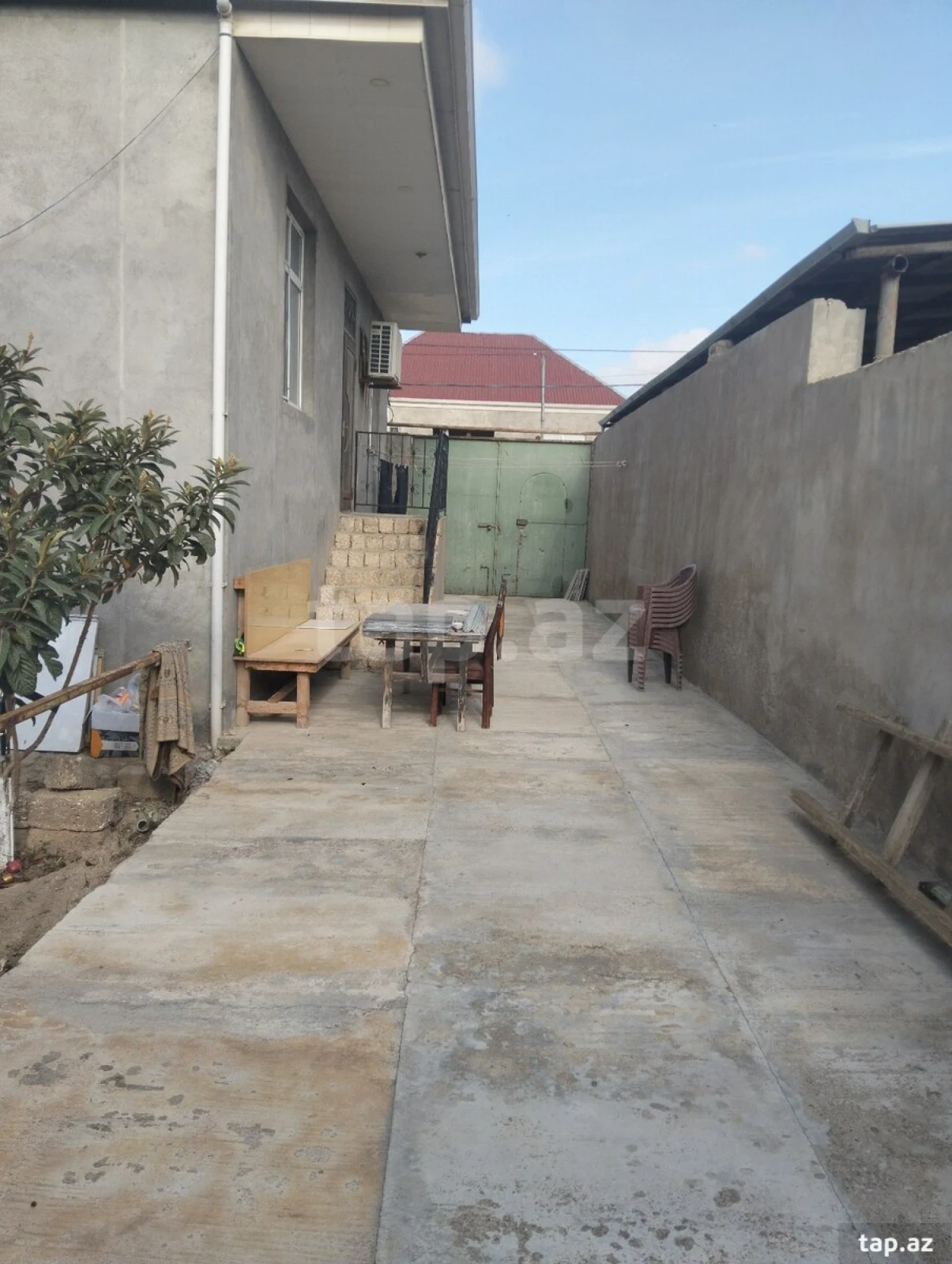 Satılır 4 otaqlı həyət evi