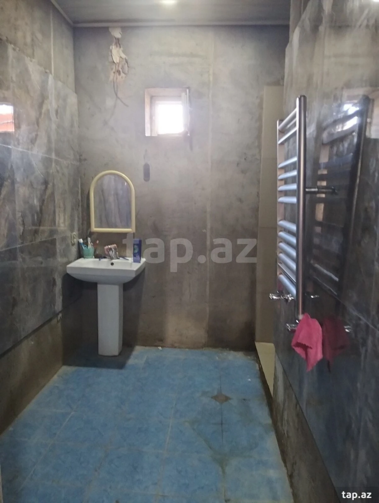 Satılır 4 otaqlı həyət evi