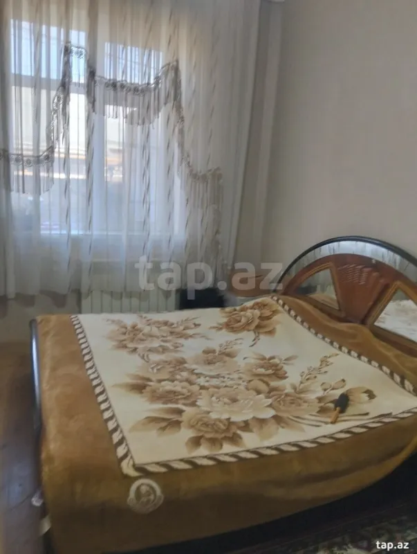 Satılır 4 otaqlı həyət evi