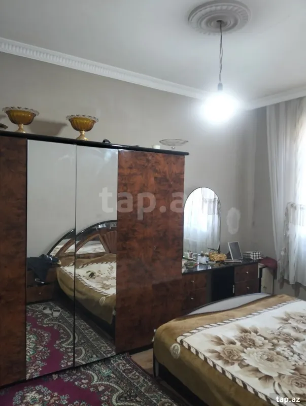 Satılır 4 otaqlı həyət evi