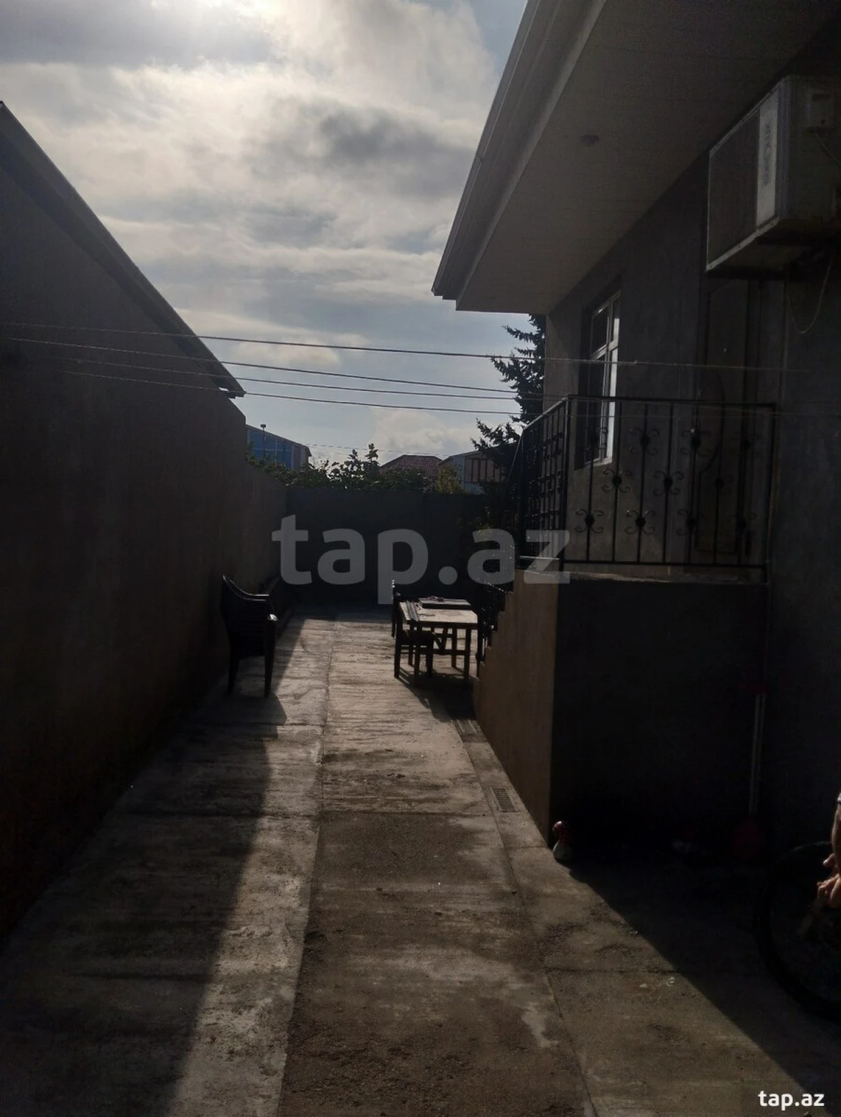 Satılır 4 otaqlı həyət evi