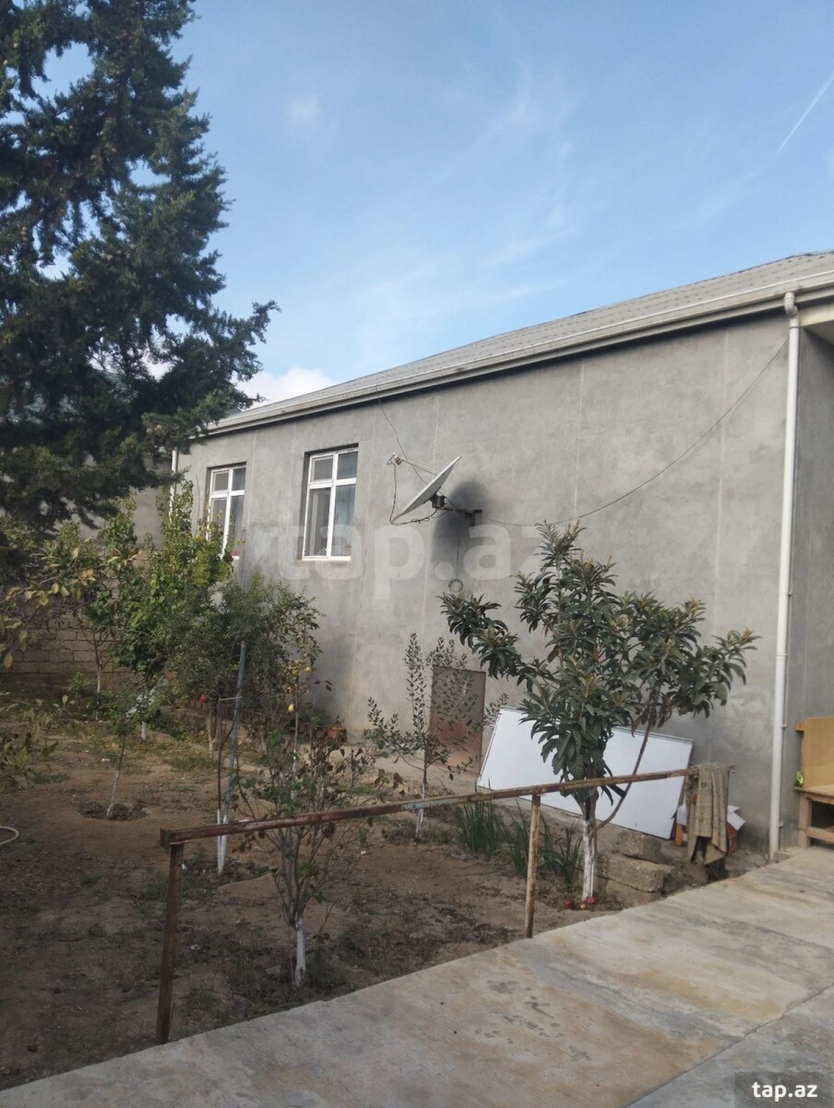 Satılır 4 otaqlı həyət evi