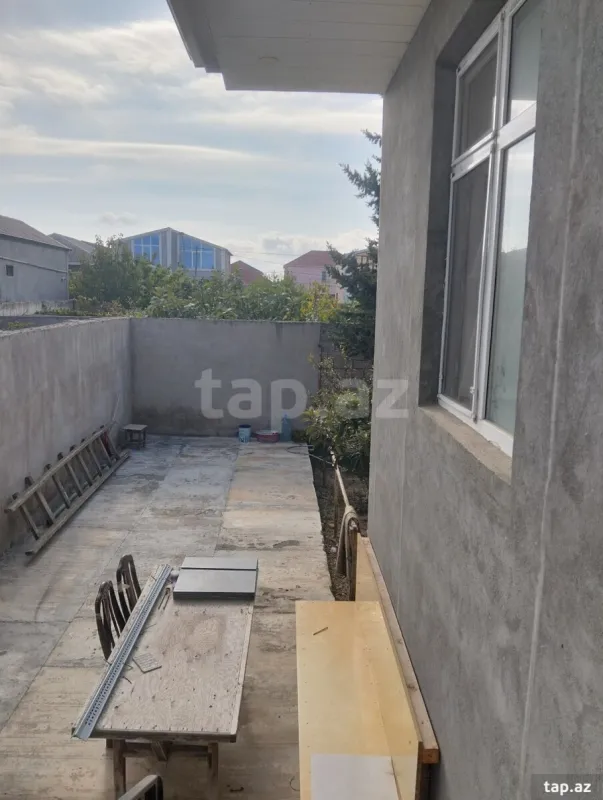 Satılır 4 otaqlı həyət evi