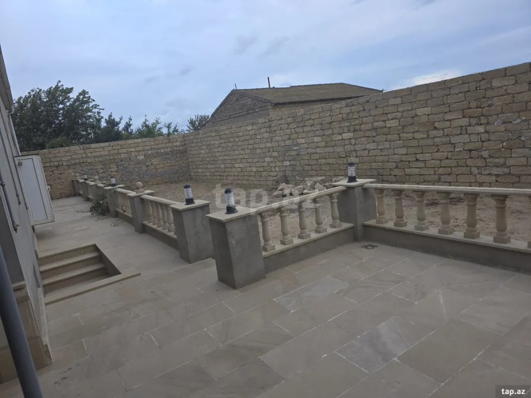 Satılır 4 otaqlı həyət evi