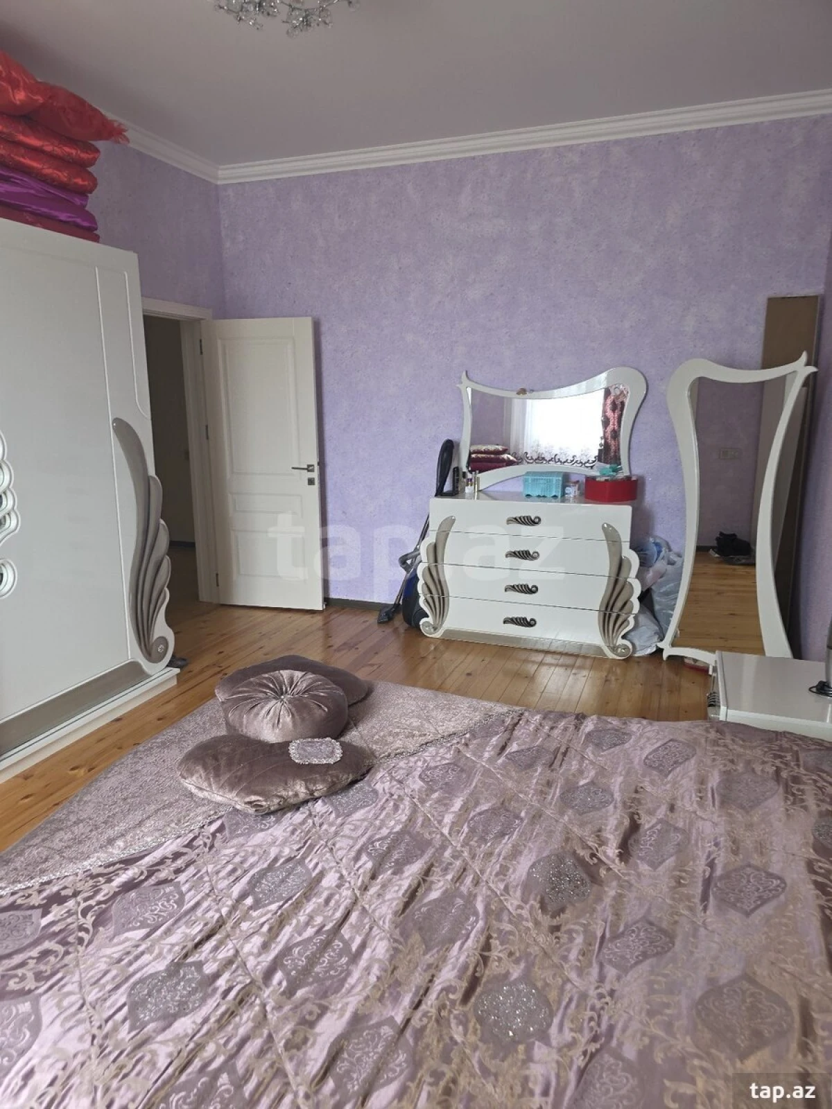 Satılır 4 otaqlı həyət evi