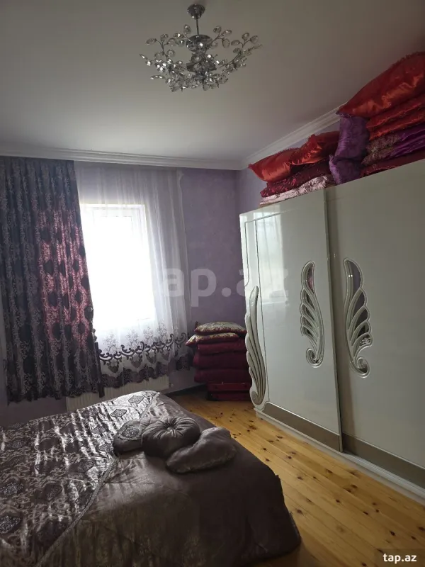 Satılır 4 otaqlı həyət evi