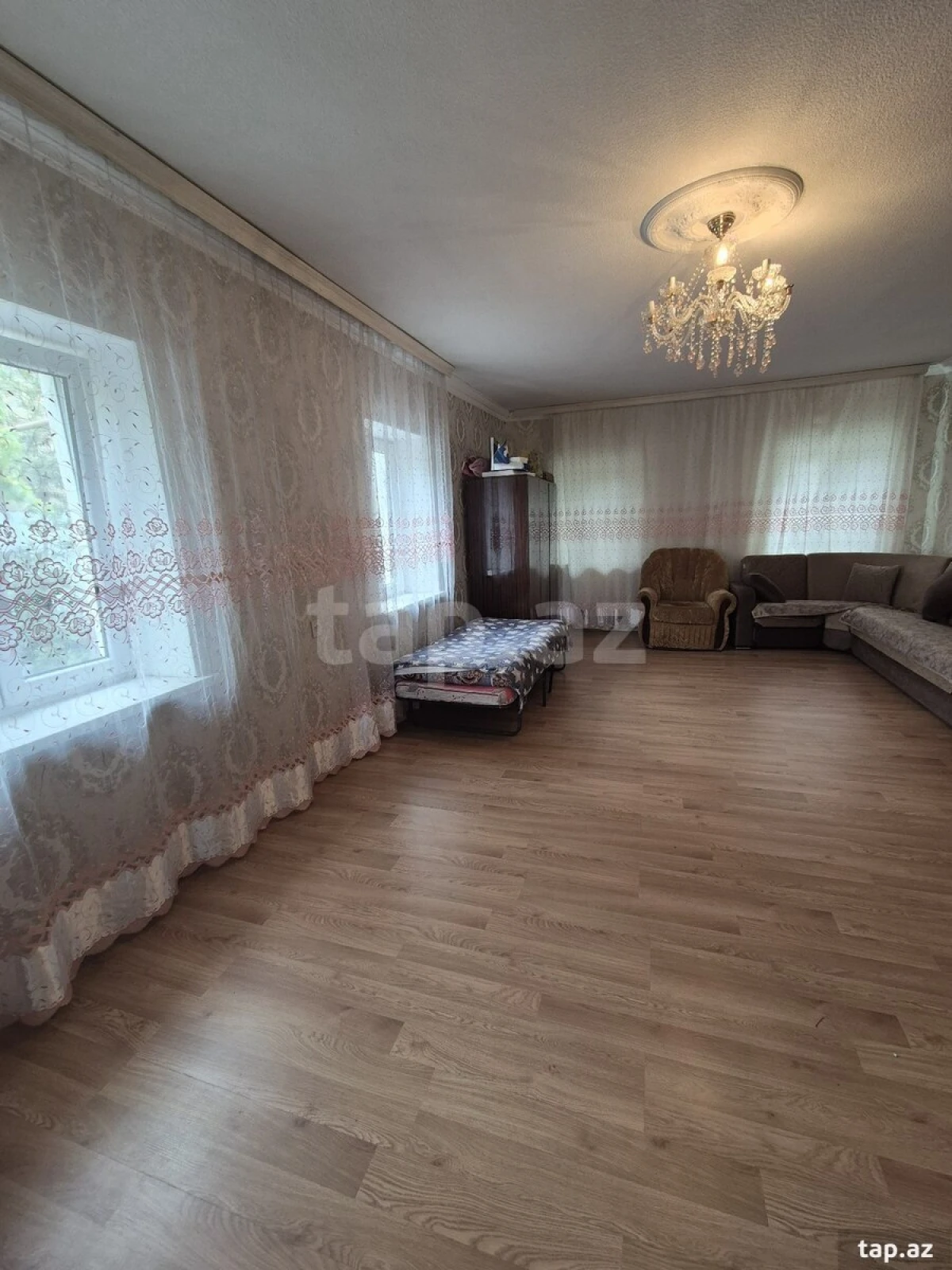 Satılır 4 otaqlı həyət evi