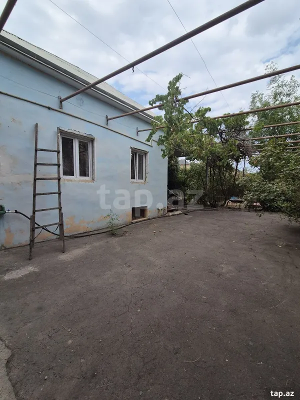 Satılır 4 otaqlı həyət evi