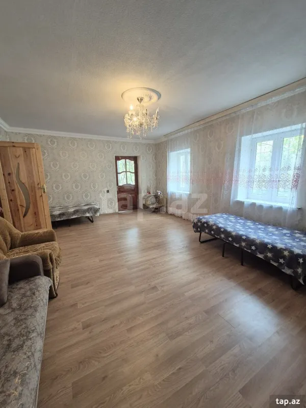 Satılır 4 otaqlı həyət evi