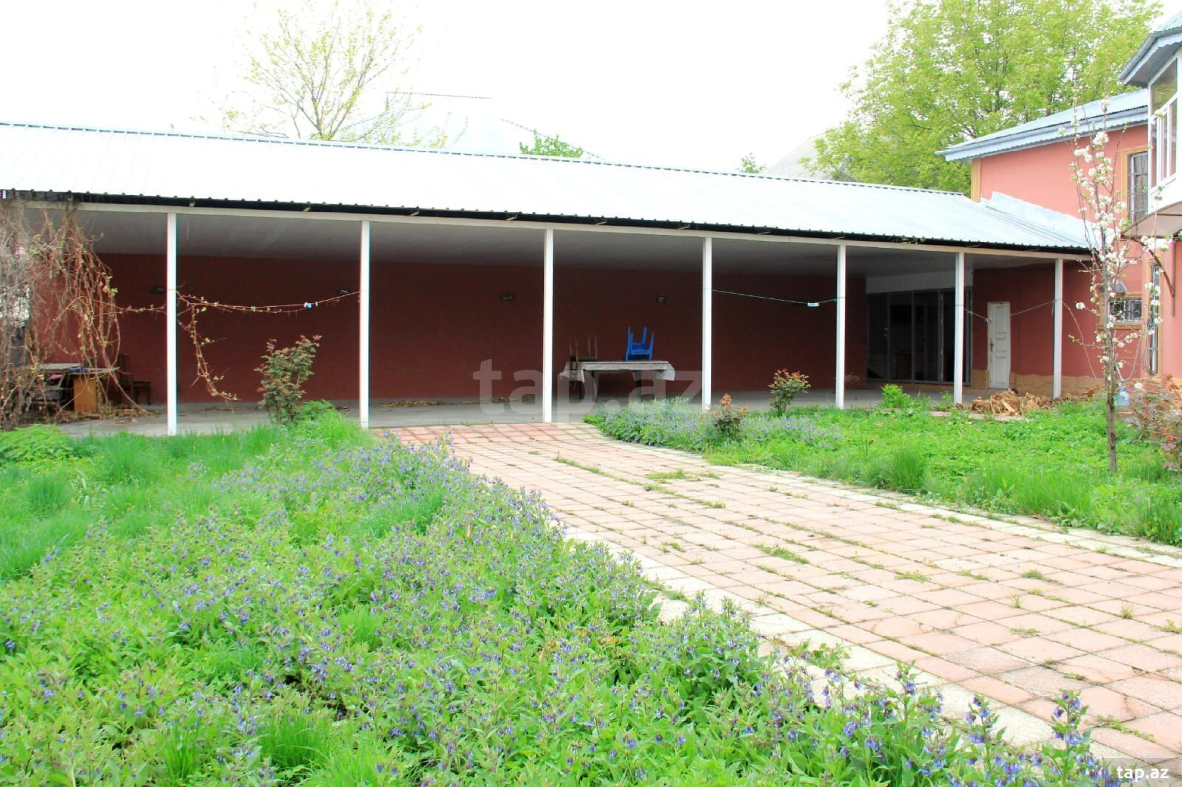 Satılır 6 otaqlı həyət evi