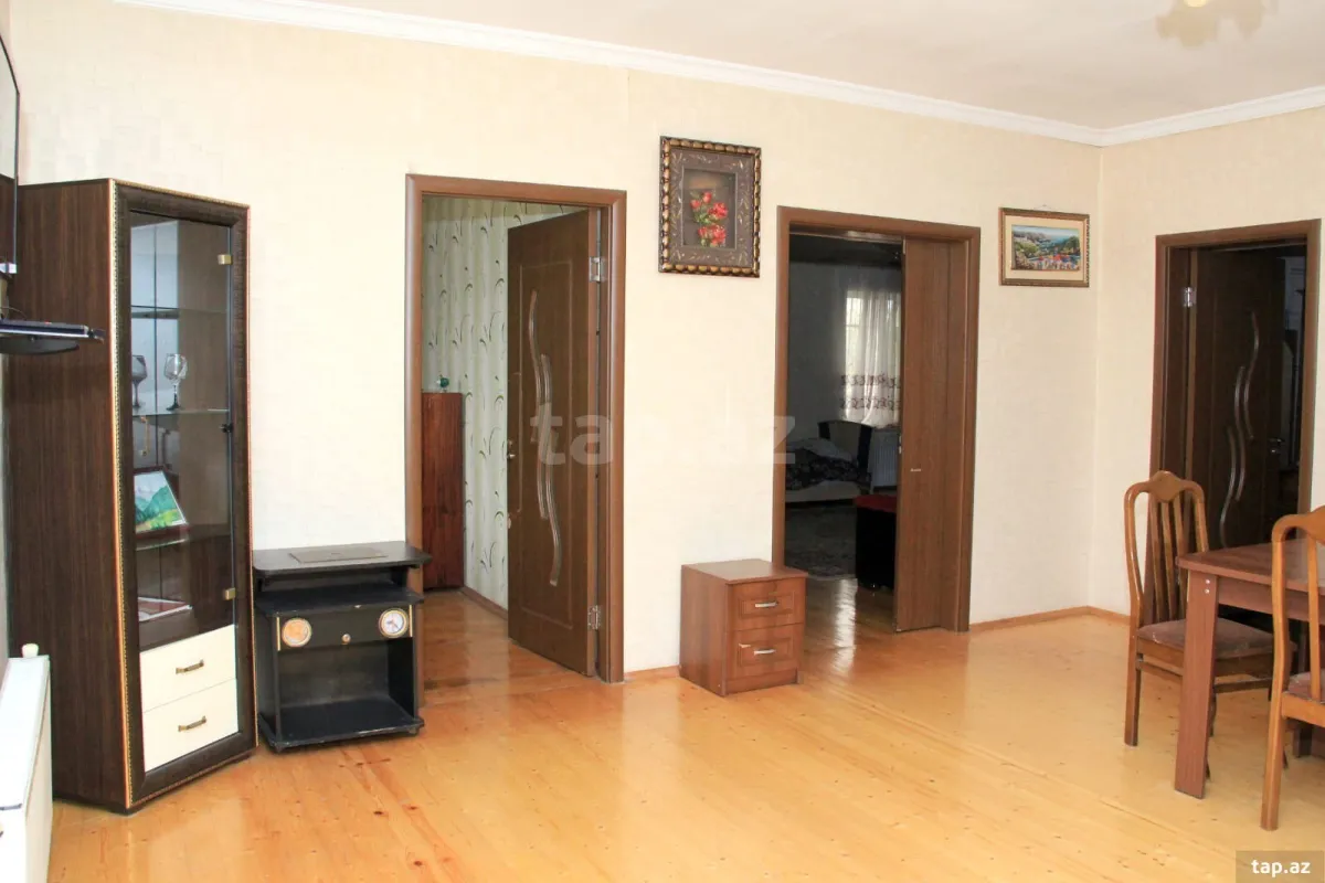 Satılır 6 otaqlı həyət evi