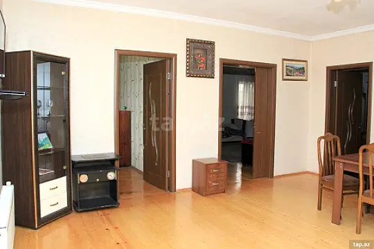 Satılır 6 otaqlı həyət evi