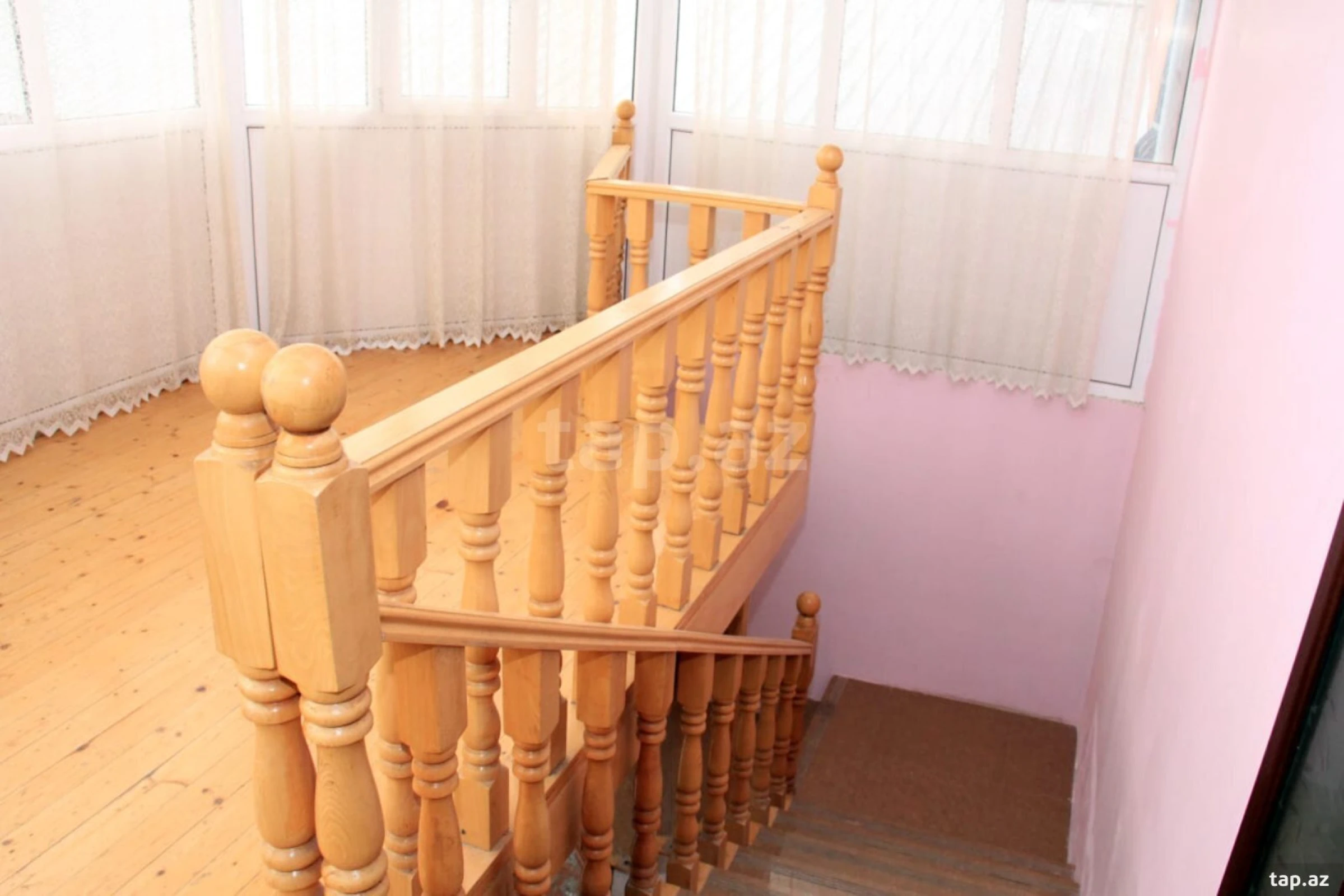 Satılır 6 otaqlı həyət evi