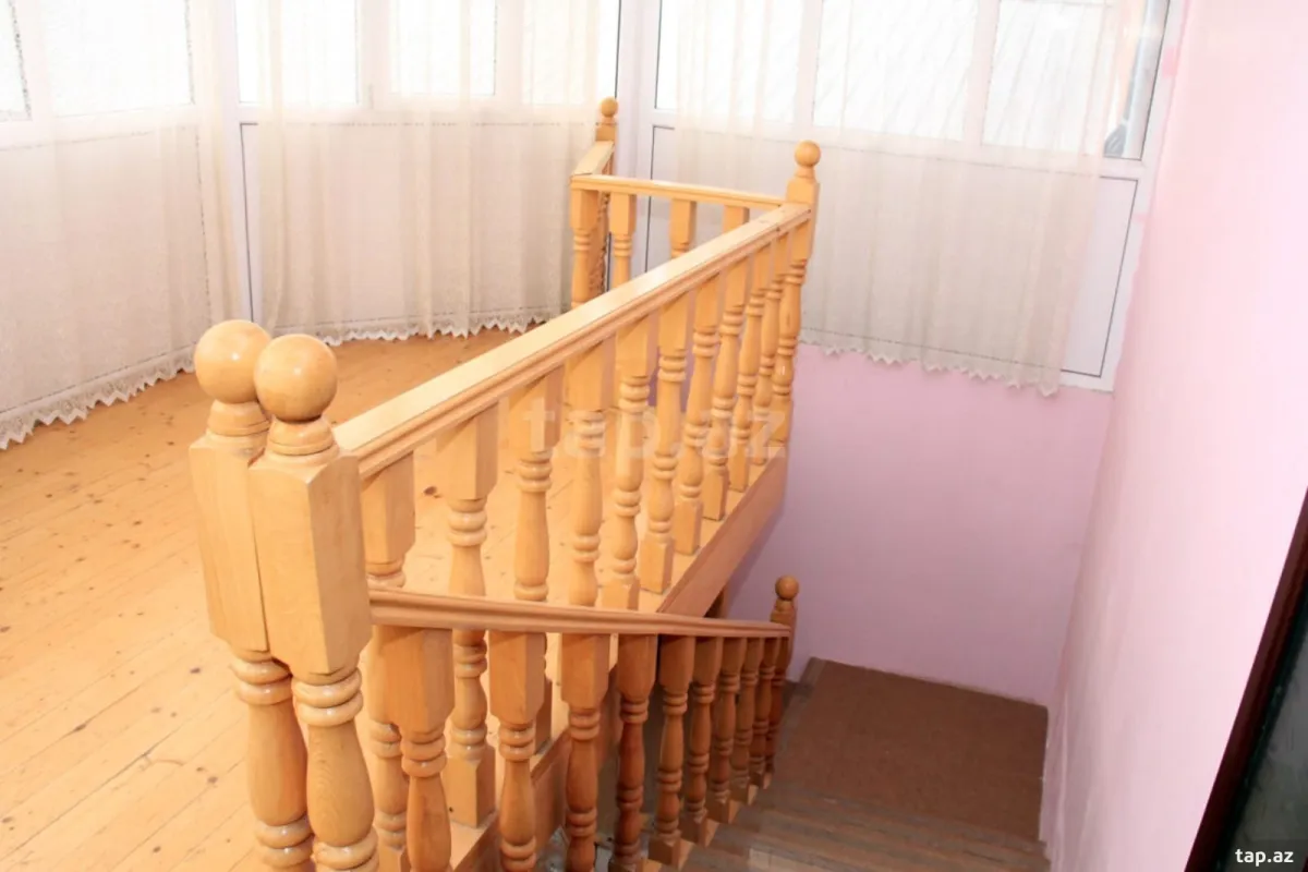 Satılır 6 otaqlı həyət evi