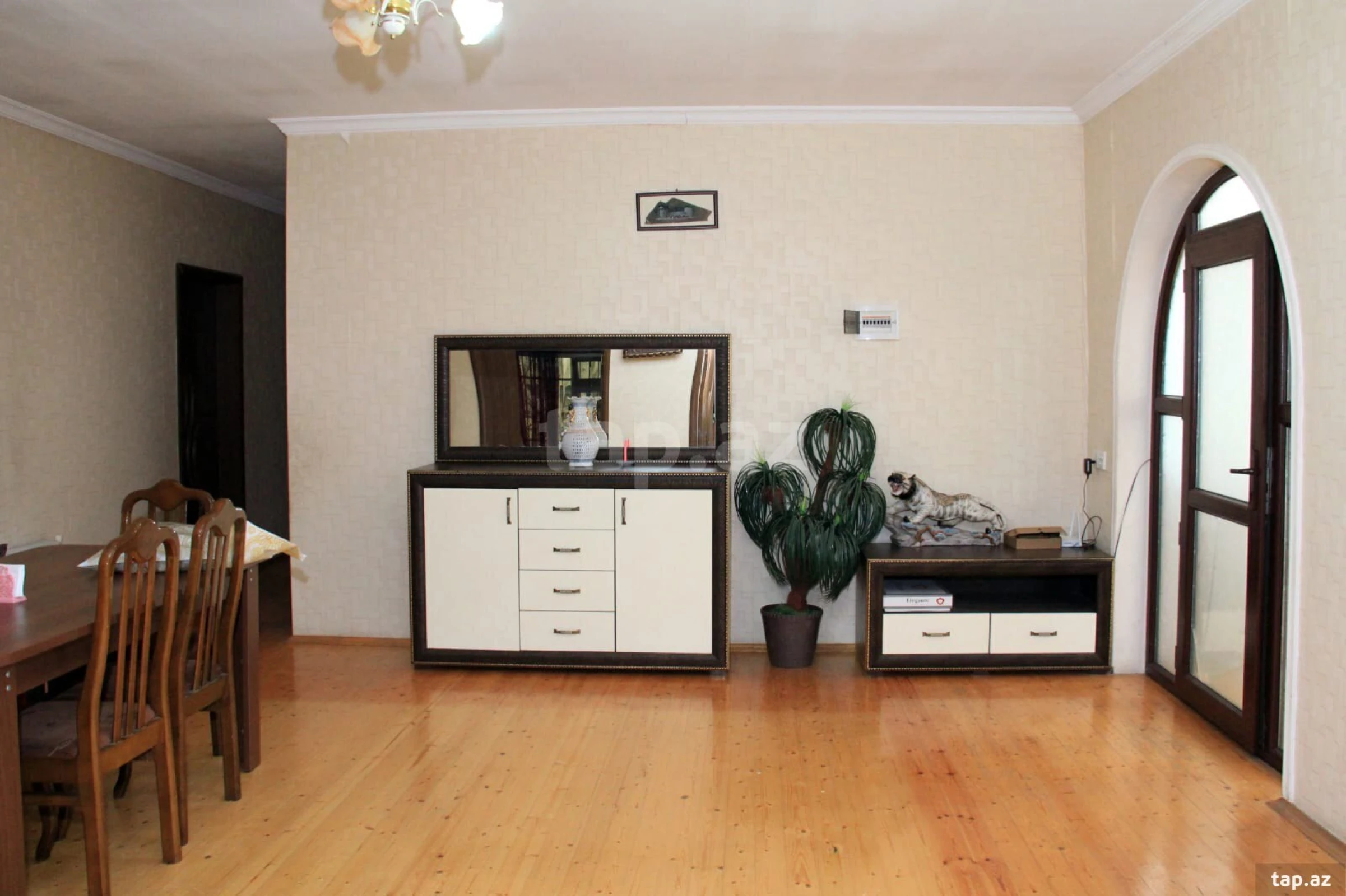 Satılır 6 otaqlı həyət evi