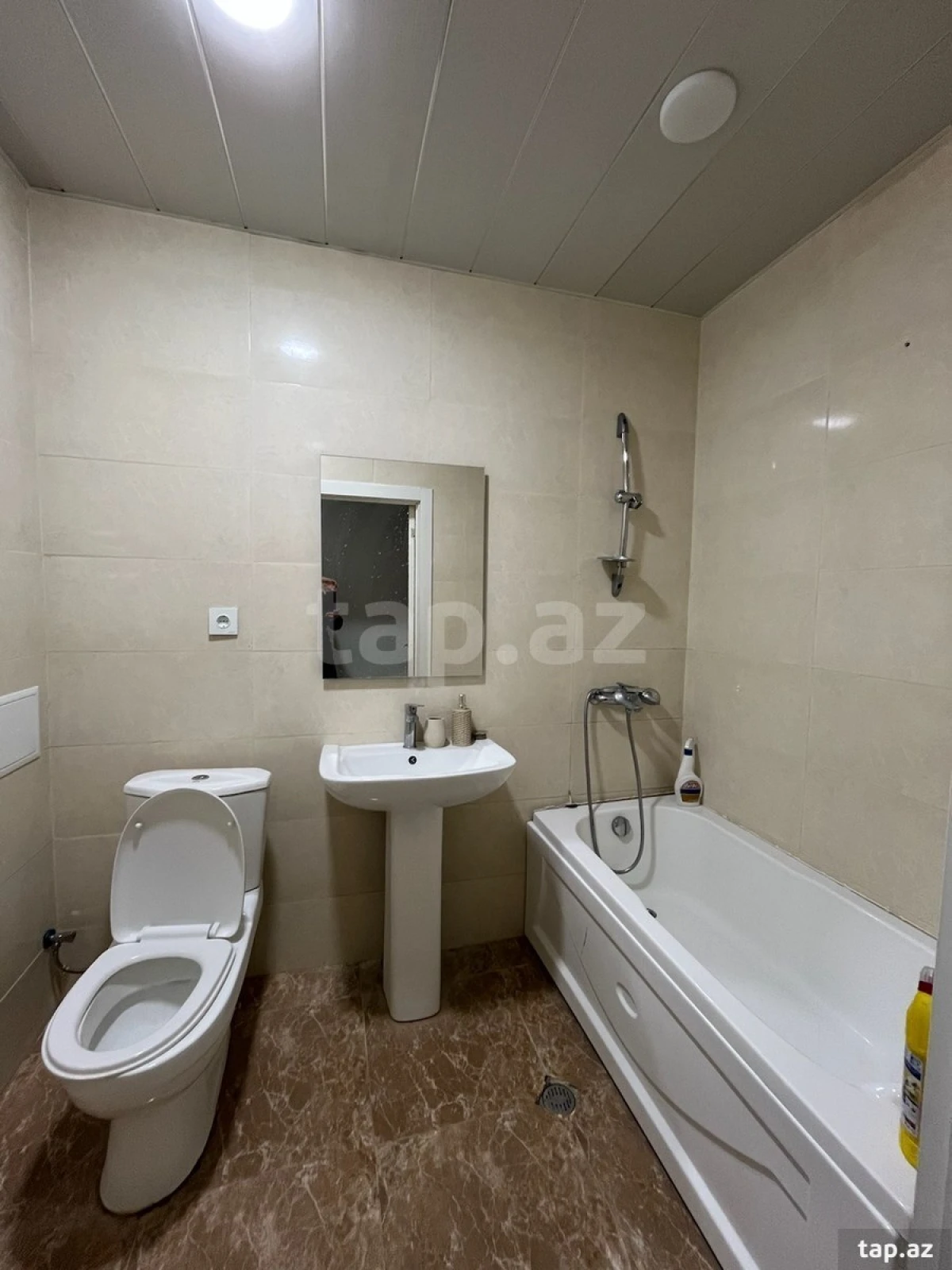 Kirayə verilir 3 otaqlı yeni tikili 82 m²