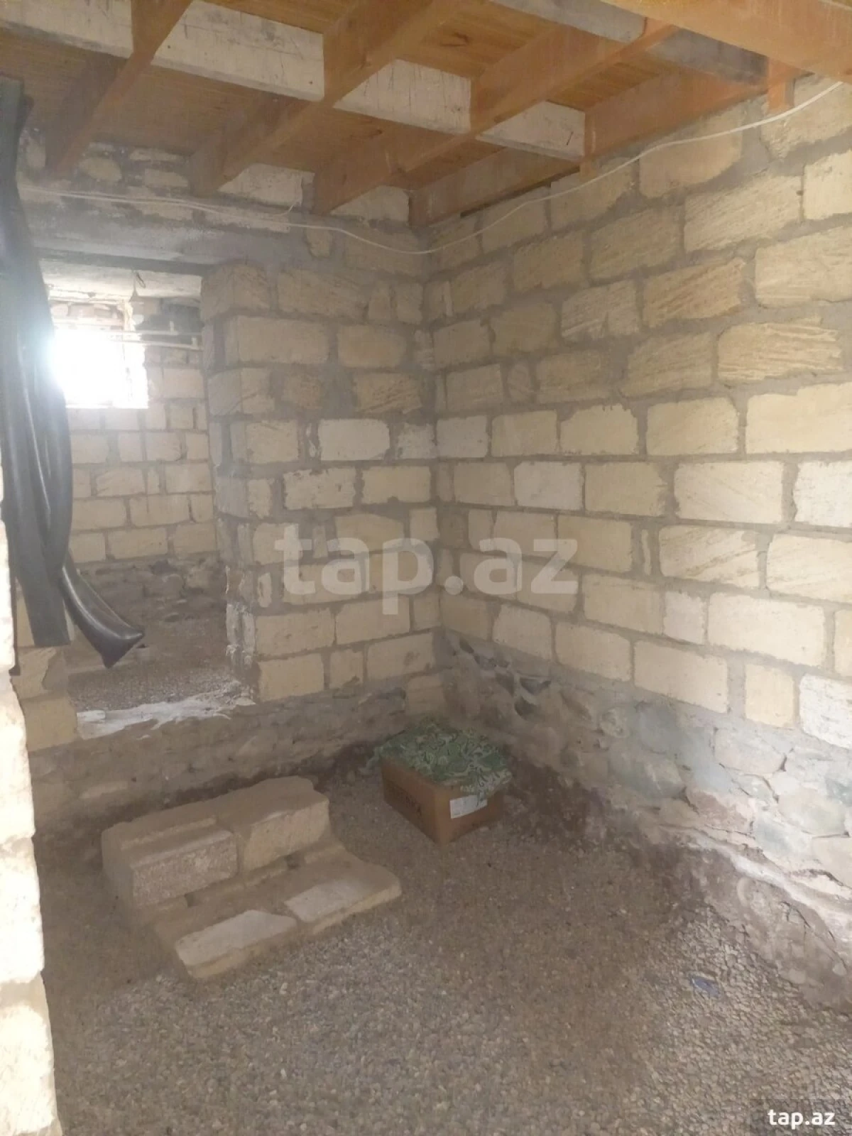 Satılır 8 otaqlı həyət evi 140 m²