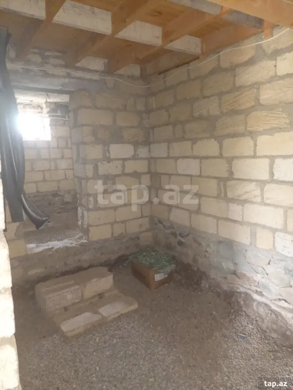 Satılır 8 otaqlı həyət evi 140 m²