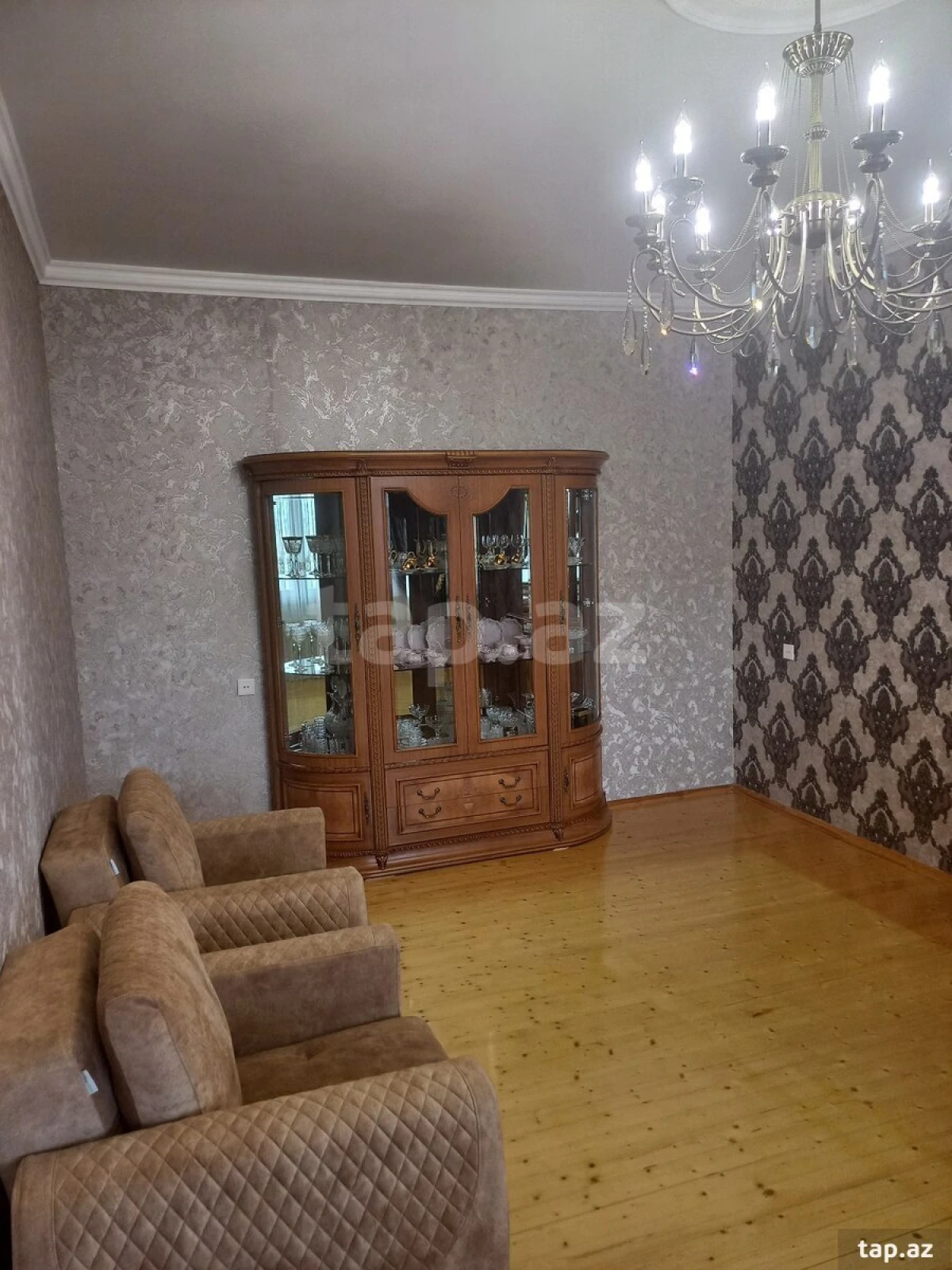 Satılır 8 otaqlı həyət evi 140 m²
