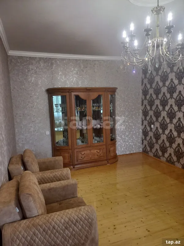 Satılır 8 otaqlı həyət evi 140 m²