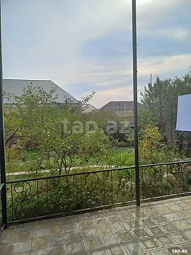 Satılır 8 otaqlı həyət evi 140 m²