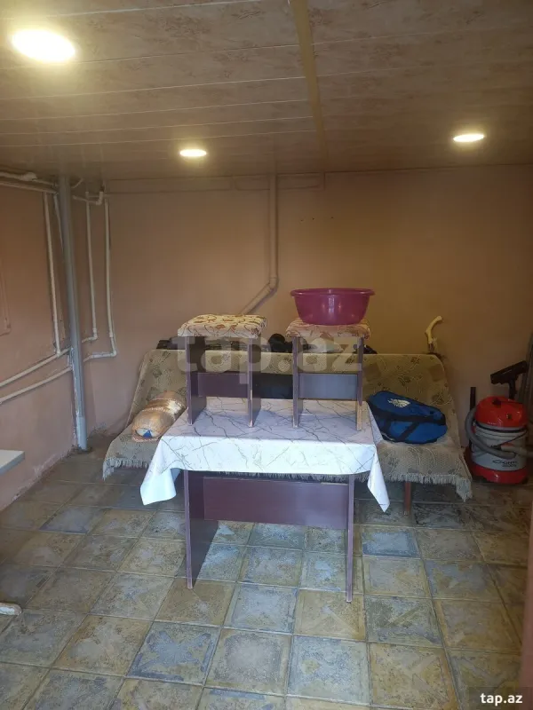 Satılır 8 otaqlı həyət evi 140 m²