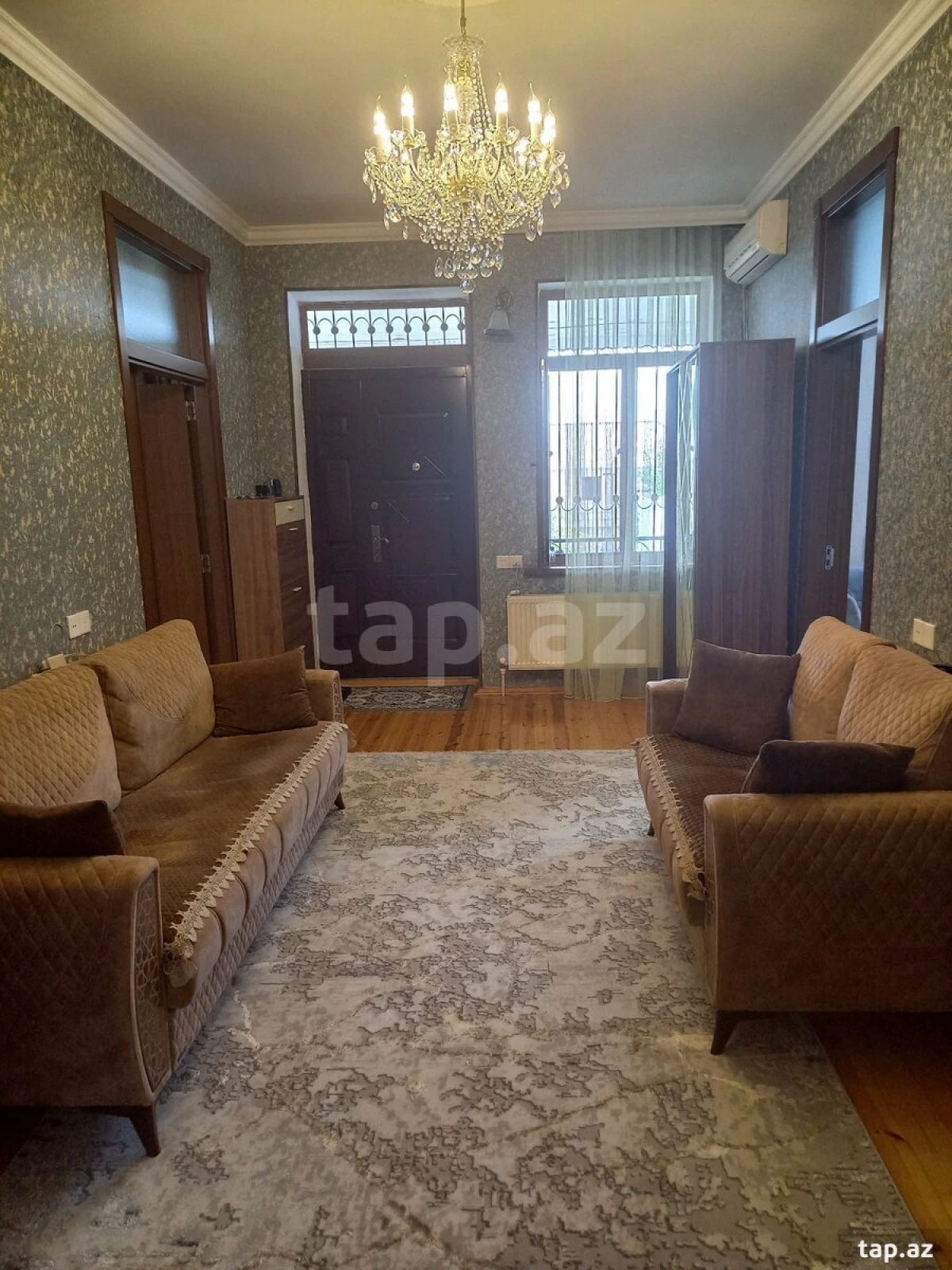 Satılır 8 otaqlı həyət evi 140 m²