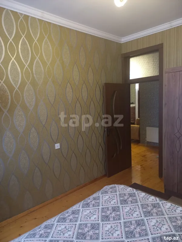 Satılır 8 otaqlı həyət evi 140 m²