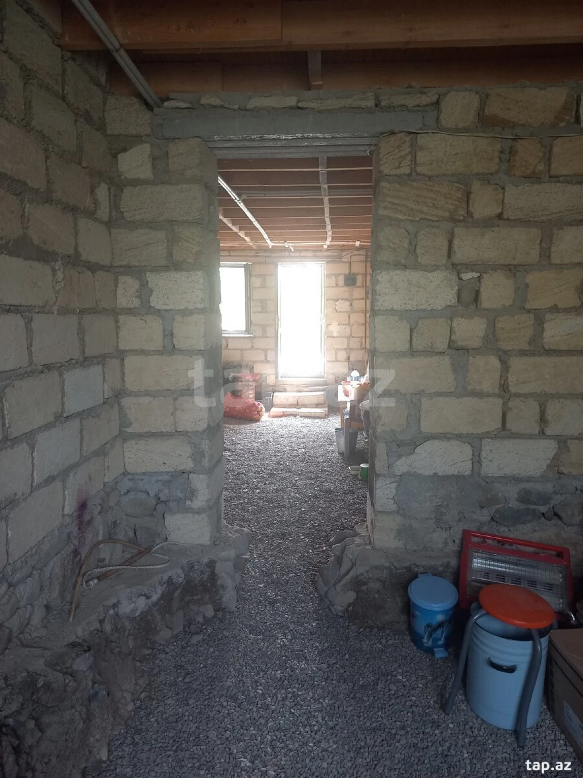 Satılır 8 otaqlı həyət evi 140 m²