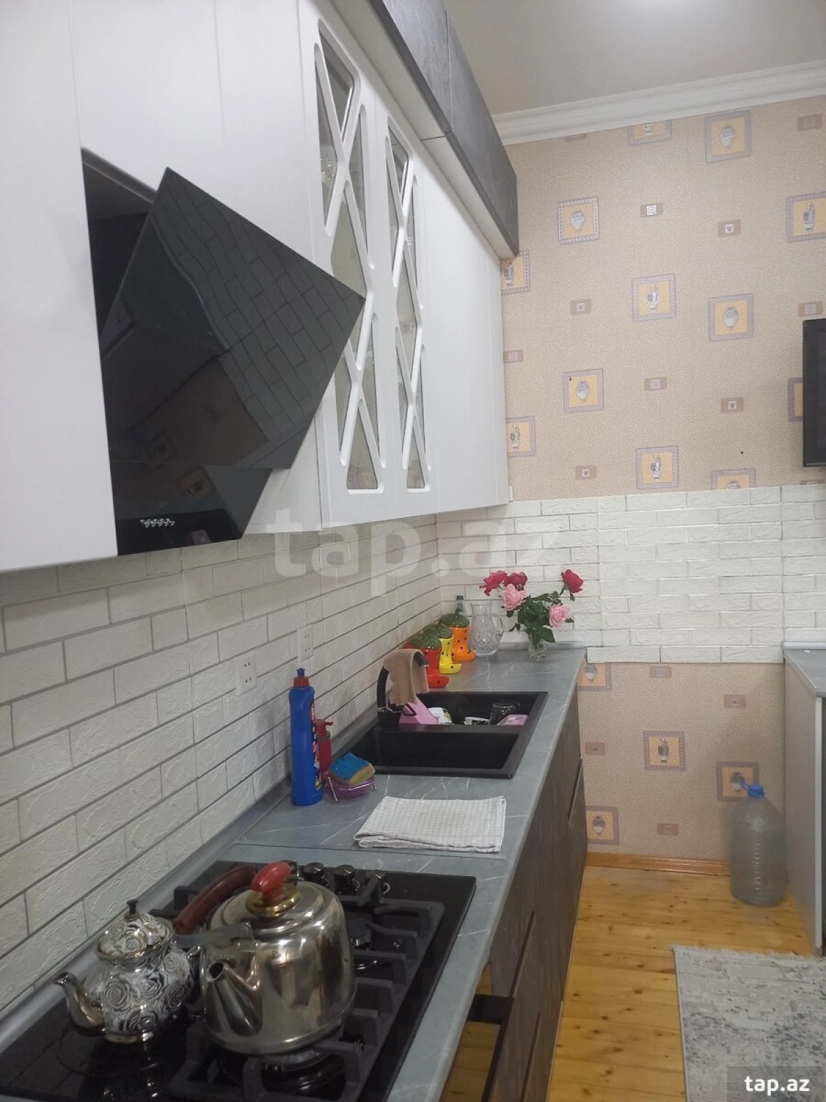 Satılır 8 otaqlı həyət evi 140 m²