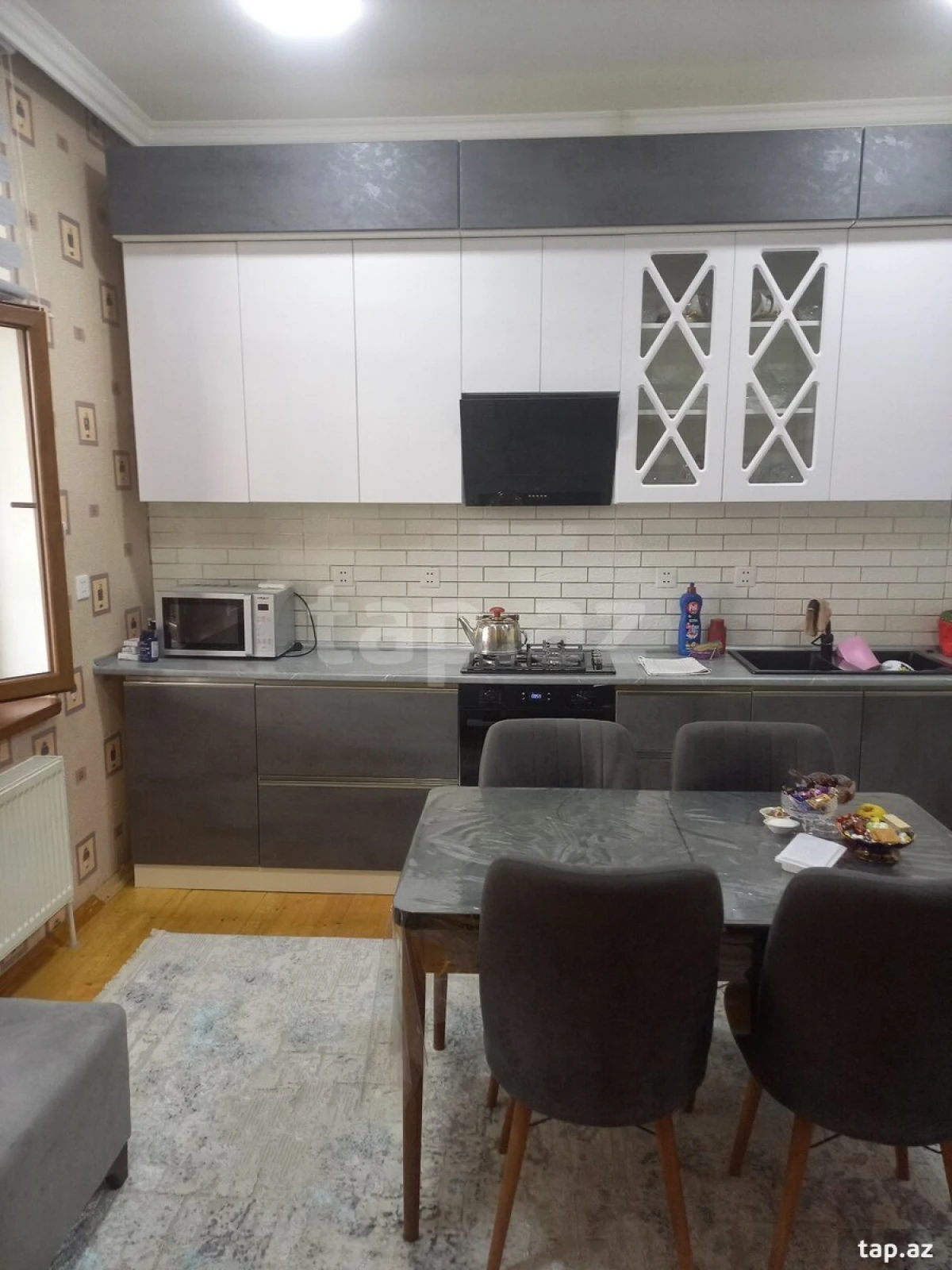 Satılır 8 otaqlı həyət evi 140 m²