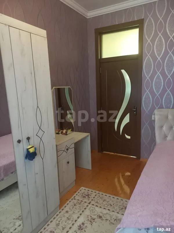 Satılır 8 otaqlı həyət evi 140 m²